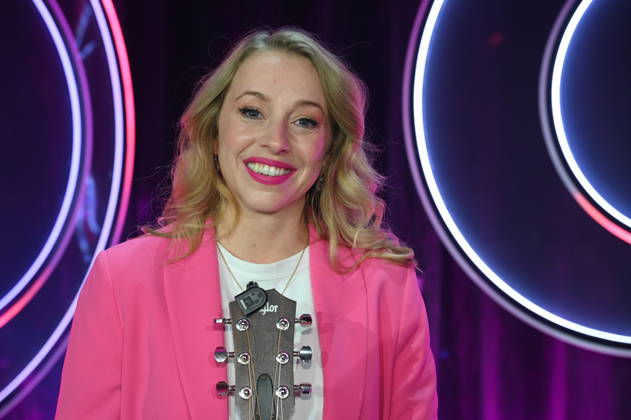 Singer-songwriter Miss Alllie Elisa Hantsch as a guest on the ARD show Ladies Night - the only comedy and cabaret show with an all-female cast on German-speaking television