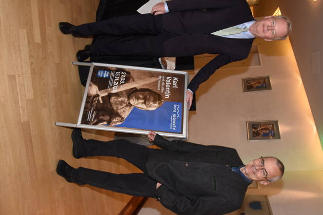 Jan Neusiedl 1 Mayor Gruenwald Prof Dr Rupert Gebhard Director Gruenwald Castle Munich Gruenwald 26 03 2026 Buergerhaus Roemerschanz Exhibition Opening for the special exhibition Karl Valentin und die Alten Rittersleut in Gruenwald Castle, Branch Museum of the Archaeological State Collection, Photo Munich