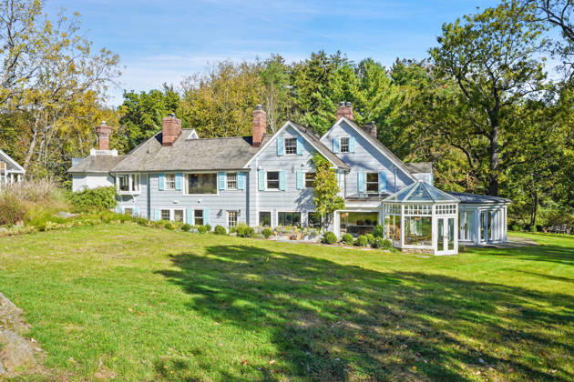 Drew Barrymore is selling her huge historic 1740s estate just TWO years after she bought it for eye-watering £3.7m Story from Jam Press (Drew Barrymore Estate) Pictured: The £3.7m estate. Drew Barrymore is selling her huge historic 1740s estate just TWO years after she bought it for eye-watering £3.7m Hollywood star Drew Barrymore is selling her huge estate just two years after she bought it. The actress and talk show host has listed her sprawling home for .99m (£3.7m). The historic six-bedroom, nine-bathroom estate in Harrison, Westchester County, New York, has nearly 12 acres of land and dates back to the 1740s. Barrymore bought it as a convenient countryside escape from New York City, where she films her talk show. But it needed a  Copyright: xJamxPress ModernxAngles