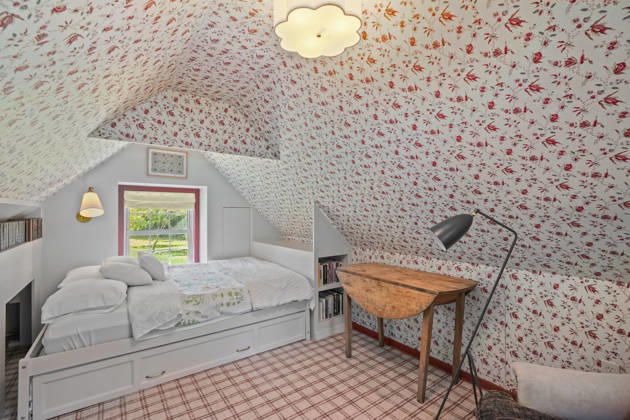 Drew Barrymore is selling her huge historic 1740s estate just TWO years after she bought it for eye-watering £3.7m Story from Jam Press (Drew Barrymore Estate) Pictured: The £3.7m estate. Drew Barrymore is selling her huge historic 1740s estate just TWO years after she bought it for eye-watering £3.7m Hollywood star Drew Barrymore is selling her huge estate just two years after she bought it. The actress and talk show host has listed her sprawling home for .99m (£3.7m). The historic six-bedroom, nine-bathroom estate in Harrison, Westchester County, New York, has nearly 12 acres of land and dates back to the 1740s. Barrymore bought it as a convenient countryside escape from New York City, where she films her talk show. But it needed a  Copyright: xJamxPress ModernxAngles