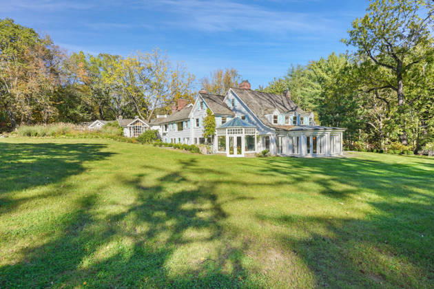 Drew Barrymore is selling her huge historic 1740s estate just TWO years after she bought it for eye-watering £3.7m Story from Jam Press (Drew Barrymore Estate) Pictured: The £3.7m estate. Drew Barrymore is selling her huge historic 1740s estate just TWO years after she bought it for eye-watering £3.7m Hollywood star Drew Barrymore is selling her huge estate just two years after she bought it. The actress and talk show host has listed her sprawling home for .99m (£3.7m). The historic six-bedroom, nine-bathroom estate in Harrison, Westchester County, New York, has nearly 12 acres of land and dates back to the 1740s. Barrymore bought it as a convenient countryside escape from New York City, where she films her talk show. But it needed a  Copyright: xJamxPress ModernxAngles