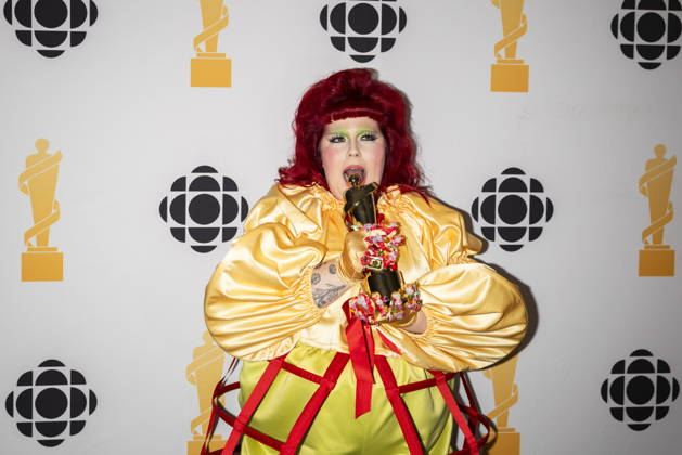 March 28, 2026, Hamilton, On, Canada: Begonia poses for photos after winning Adult Alternative Album of the Year during the 2026 Juno Awards Gala in Hamilton, Saturday, March 28, 2026. Hamilton Canada  - ZUMAc35_ 20260328_zaf_c35_196 Copyright: xNickxIwanyshynx