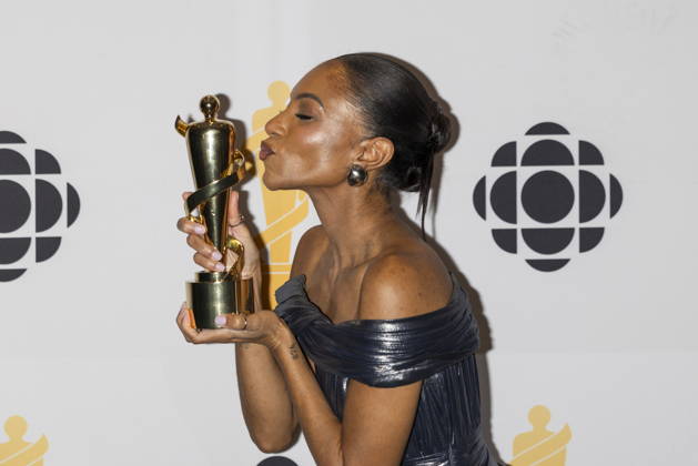 March 28, 2026, Hamilton, On, Canada: Naomi Cowan poses for photos after winning Reggae Recording of the Year during the 2026 Juno Awards Gala in Hamilton, Saturday, March 28, 2026. Hamilton Canada  - ZUMAc35_ 20260328_zaf_c35_216 Copyright: xNickxIwanyshynx