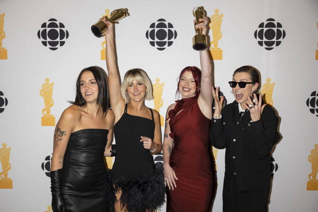 March 28, 2026, Hamilton, On, Canada: The Beaches pose for photos after winning Group of the Year during the 2026 Juno Awards Gala in Hamilton, Saturday, March 28, 2026. Hamilton Canada  - ZUMAc35_ 20260328_zaf_c35_229 Copyright: xNickxIwanyshynx