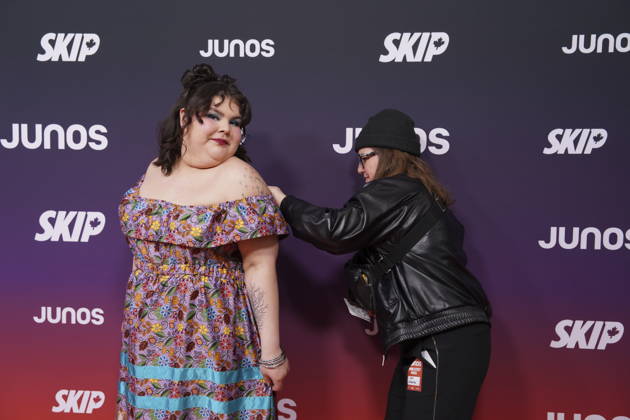March 29, 2026, Hamilton, On, CANADA: Siibii, nominated for Contemporary Indigenous Artist or Group of the Year, is shown on the red carpet at the 2026 Juno Awards in Hamilton, Ont. on Sunday, March 29, 2026. Hamilton CANADA  - ZUMAc35_ 20260329_zaf_c35_078 Copyright: xPeterxPowerx