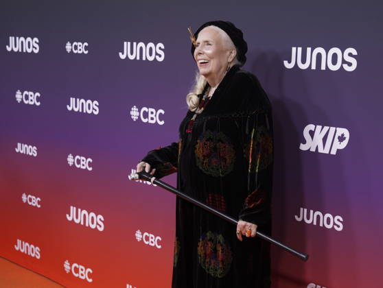 March 29, 2026, Hamilton, On, CANADA: Joni Mitchell, 19-time Juno Award nominee, five-time winner, and the 2026 Lifetime Achievement Award recipient, pose on the orange carpet at the Junos in Hamilton, Ontario, Canada on Sunday, March 29, 2026. Hamilton CANADA - ZUMAc35_ 20260329_zaf_c35_143 Copyright: xPeterxPowerx