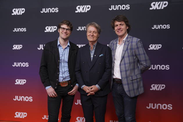March 29, 2026, Hamilton, Ont, CANADA: Jim Cuddy, centre, and his sons Sam Polley, left, and Devin Cuddy arrive at the 2026 Juno Awards in Hamilton, on Sunday, March 29, 2026. Hamilton CANADA - ZUMAc35_ 20260329_zaf_c35_206 Copyright: xPeterxPowerx