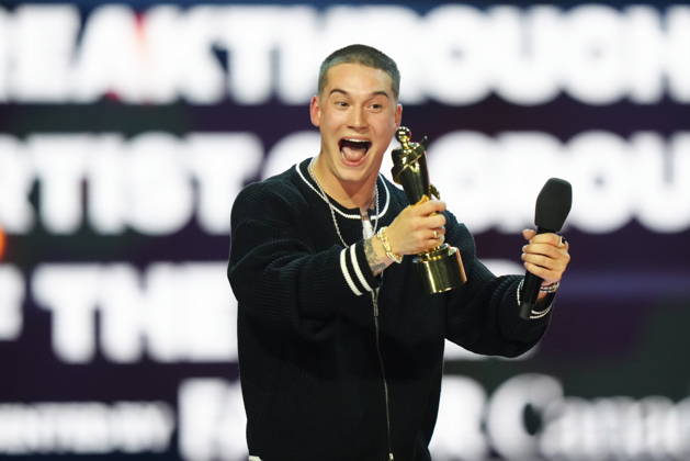 March 29, 2026, Hamilton, On, CANADA: Cameron Whitcomb accepts the award for Breakthrough Artist or Group of the Year at the 2026 Juno Awards in Hamilton, on Sunday, March 29, 2026. Hamilton CANADA  - ZUMAc35_ 20260329_zaf_c35_234 Copyright: xChrisxYoungx
