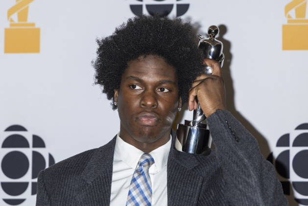March 29, 2026, Hamilton, On, Canada: Daniel Caesar poses for photos after winning Contemporary R&B Recording of the Year during the 2026 Juno Awards in Hamilton, on Sunday March 29, 2026. Hamilton Canada  - ZUMAc35_ 20260329_zaf_c35_239 Copyright: xNickxIwanyshynx