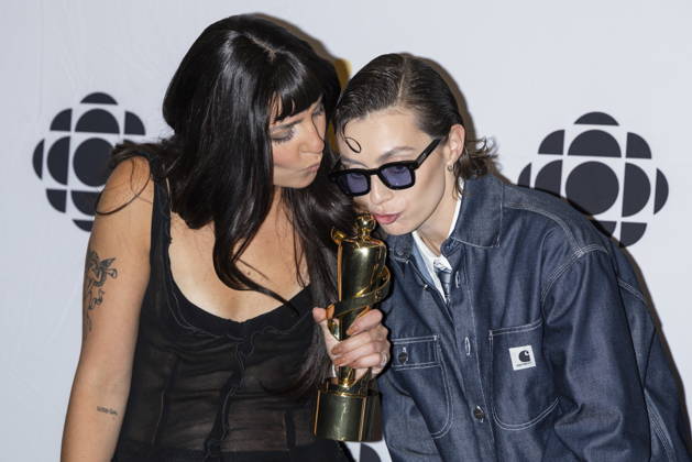 March 29, 2026, Hamilton, On, Canada: The Beaches pose for photos after winning Group of The Year during the 2026 Juno Awards in Hamilton, on Sunday March 29, 2026. Hamilton Canada  - ZUMAc35_ 20260329_zaf_c35_271 Copyright: xNickxIwanyshynx