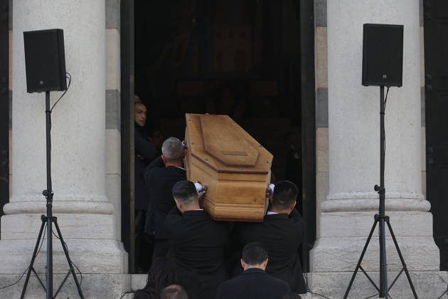 Isabelle Mergault Funeral At Pere Lachaise - Paris The coffin during the funeral of Isabelle Mergault for a secular ceremony beneath the dome of Père-Lachaise Cemetery in Paris, France on Monday, March 30, 2026 before she is laid to rest at Montmartre Cemetery. Isabelle Mergault actress, director and columnist’ died at the age of 67. Photo by Nasser Berzane ABACAPRESS.COM Paris France  Copyright: xBerzanexNasser ABACAx