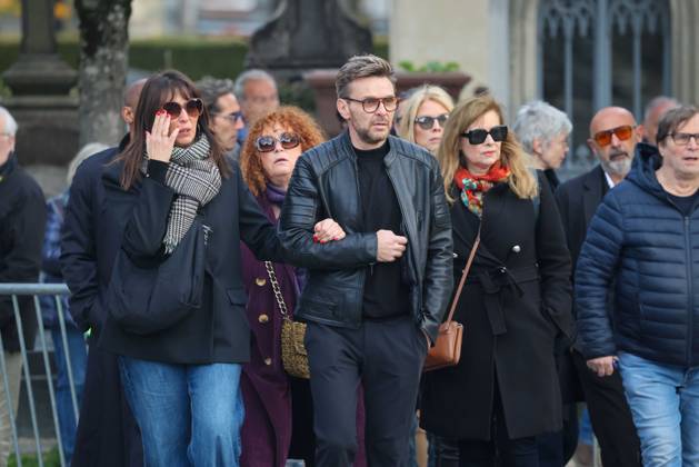 Paris, France le 30 mars 2026 - Funerailles de l actrice et realisatrice francaise Isabelle Mergault au cimetiere Pere-Lachaise - Funeral of French actress and director Isabelle Mergault at the Pere-Lachaise cemetery Ici Jeanfi Janssens, Valerie Mairesse, Valerie Trierweiler Copyright: xSebastienxTOUBONx