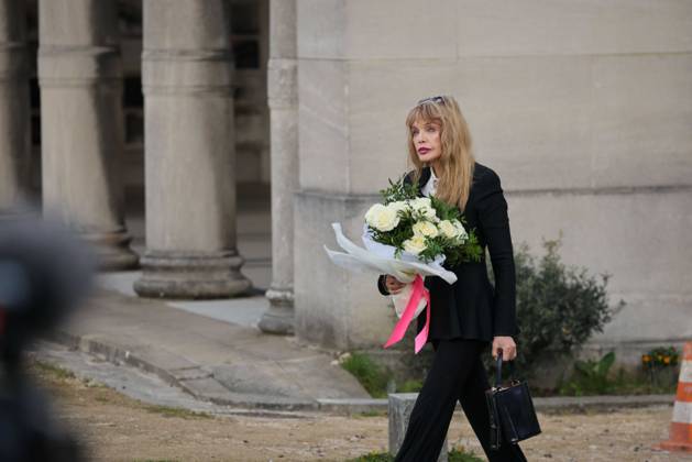Paris, France le 30 mars 2026 - Funerailles de l actrice et realisatrice francaise Isabelle Mergault au cimetiere Pere-Lachaise - Funeral of French actress and director Isabelle Mergault at the Pere-Lachaise cemetery Ici Arielle Dombasle  Copyright: xSebastienxTOUBONx
