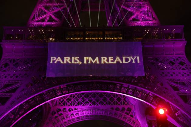 FANS DE CELINE DION PHOTOPQR LE PARISIEN PARIS 30 03 2026 Crédit Le Parisien Philippe Lavieille Au pied la Tour Eiffel au milieu des fans de Céline Dion qui annonce la date de ses concerts en France the Eiffel Tower illuminated to celebrate the 58th Birthday of Canadian singer Celine Dion, in Paris, on March 30, 2026 To celebrate her 58th birthday, Celine Dion announced on the evening of March 30, 2026, a series of ten concerts in September and October in Paris, officially marking her return after six years away from the stage Local Caption LOISIRS TOURNEE DE CELINE DION PARIS 75 France  Copyright: xPHOTOPQR LExPARISIEN MAXPPPxx 20260330LPA1252 20260330LPA1252