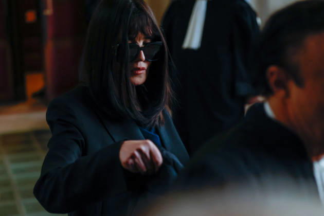 French actress Isabelle Adjani arrives at the Paris court of appeal for a hearing in her appeal trial on charges of tax fraud and money laundering at the Palais de Justice in Paris, France, on April 1st, 2026 Julien Sarkissian Bestimage French actress Isabelle Adjani arrives at the Paris court of appeal for a hearing in her appeal trial on charges of tax fraud and money laundering at the Palais de Justice in Paris, France, on April 1st, 2026 Paris France  Copyright: xJulienxSarkissianx xBestimagexJulienxSarkissianx xBestimagex
