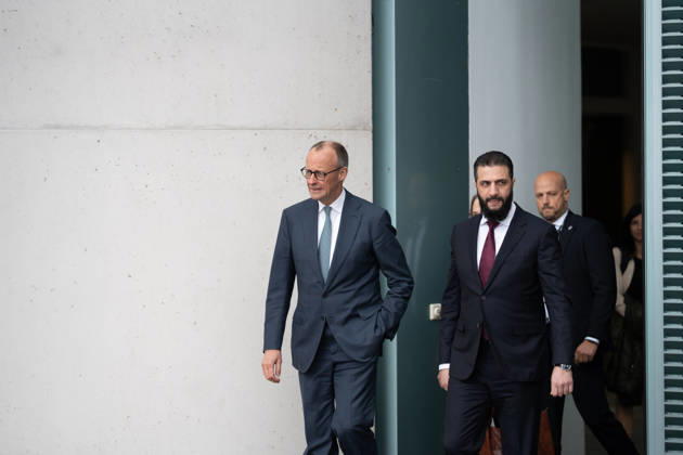 Federal Chancellor Friedrich Merz welcomes Syrian interim president Ahmed al Sharaa Chancellor Friedrich Merz welcomes Syrian interim president Ahmed al Sharaa Le chance