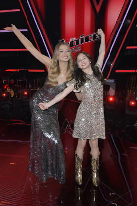 Leony and Angelina from Team Leony at the photocall with the finalists and coaches of the 14th season of the TV show The Voice Kids in Studio H Berlin Adlershof Berlin, 03 04 2026 Foto:xM.xBehrensx xFuturexImagex kids_6469