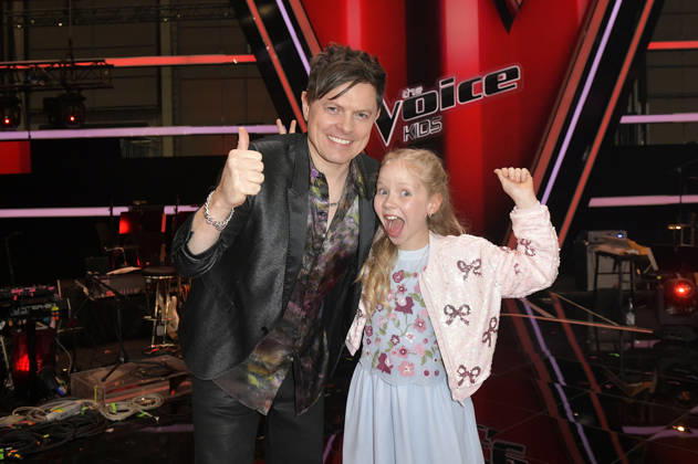 Michael Patrick Kelly and Hedi from Team Michael Patrick at the photocall with the finalists and coaches of the 14th season of the TV show The Voice Kids at Studio H Berlin Adlershof Berlin, 03 04 2026 Foto:xM.xBehrensx xFuturexImagex kids_6505