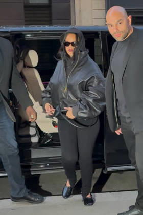 Rihanna went shopping at Galeries Lafayette in Paris on April 6, 2026 Rihanna went shopping at Galeries Lafayette in Paris on April 6, 2026 Paris France Copyright: xAgencex xBestimagexAgencex xBestimagex