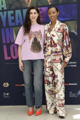 Nina Pons and Melanie Liburd at the photocall for the movie A Year in London at the Hotel Le Meridien Visconti Rome, 07 04 2026 Foto:xA.xM.xTinghinox xFuturexImagex year_6451