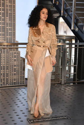 NEW YORK, NY APRIL 7 Chase Infiniti pictured as the cast of Hulus The Testaments to Visit the Empire State Building Ahead of April 8 Premiere on April 7, 2026 in New York City Credit John Fycke AdMedia 454822 2026 04 07 New York New York City Copyright: xAdMediax STAR_454822_048
