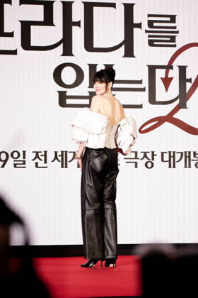 The Devil Wears Prada 2 press conference in Seoul SEOUL, SOUTH KOREA - APRIL 08: Anne Hathaway poses during a press conference for the movie The Devil Wears Prada 2 at Four Seasons Hotel on April 08, 2026 in Seoul, South Korea. Hwawon Lee Anadolu Seoul South Korea. Editorial use only. Please get in touch for any other usage. Copyright: x2026xAnadoluxHwawonxLeex