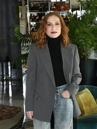 Isabelle Huppert at Rendez-Vous Film Festival - Rome Isabelle Huppert pose at Sofitel Hotel during Rendez-Vous Film Festival in Rome, Italy on April 8, 2026. Photo by Marco Provvisionato IPA ABACAPRESS.COM Rome Italy  Copyright: xProvvisionatoxMarco IPA ABACAx
