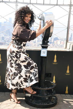 NEW YORK, NY APRIL 9 Judy Reyes visits the Empire State Building ahead of the Season Finale of Scrubs revival on ABC on April 9, 2026 in New York City Photo Credit John Fycke AdMedia 454910 2026 04 09 New York New York City Copyright: xAdMediax STAR_454910_007