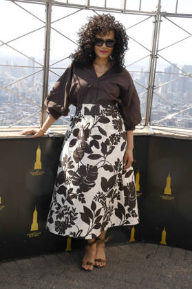 NEW YORK, NY APRIL 9 Judy Reyes visits the Empire State Building ahead of the Season Finale of Scrubs revival on ABC on April 9, 2026 in New York City Photo Credit John Fycke AdMedia 454910 2026 04 09 New York New York City Copyright: xAdMediax STAR_454910_009