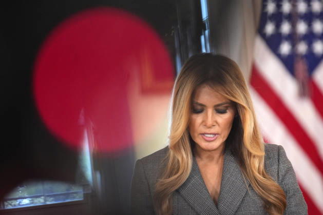 Melania Trump about Epstein - Washington US First lady Melania Trump makes a statement in the Grand Foyer of the White House in Washington on April 9, 2026. Melania said she never had a relationship with Epstein. Photo by Yuri Gripas ABACAPRESS.COM Washington DC United States  Copyright: xGripasxYuri ABACAx