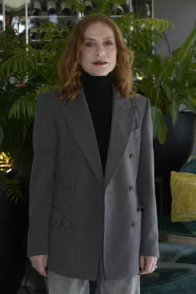 April 8, 2026, Rome, Italy: Isabelle Huppert attends the photocall of movie La donna più ricca del mondo (La femme la plus riche au monde) at Sofitel Hotel Villa Borghese. Rome Italy - ZUMAs197 20260408_aaa_s197_170 Copyright: xMarioxCartellix