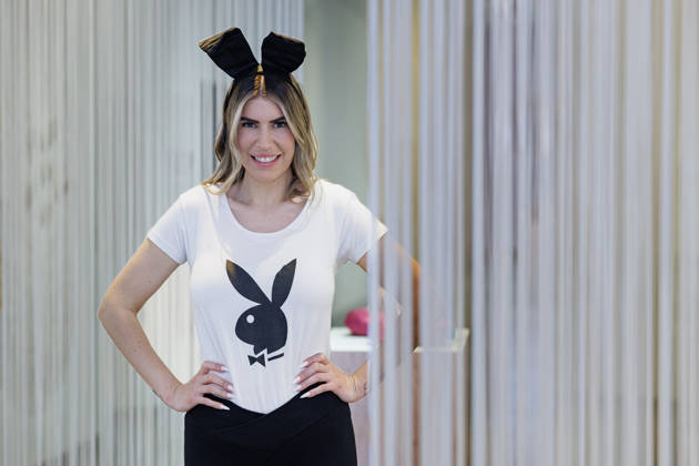 09.04.2026. Düsseldorf. In einer Themenführung zur Ausstellung SEX NOW im Düsseldorfer NRW-Forum spricht Tanja Brockmann über ihre persönlichen Erfahrungen, Körperbilder und die Balance zwischen öffentlicher Wahrnehmung und Privatem. Gemeinsam mit den Besucher*innen geht sie der Frage nach, wie sich gesellschaftliche Vorstellungen von Sexualität und Identität verändern und was es bedeutet, Offenheit zu leben. Tanja Brockmann ist seit zehn Jahren Teil der Playboy-Familie. Bekannt wurde sie 2015 als eine der schönsten Studentinnen Deutschlands auf dem Cover des Magazins. Heute bewegt sie sich zwischen verschiedenen Welten: dem Leben als Mutter, einem öffentlichen Image und einem normalen Job. Düsseldorf NRW-Forum, E