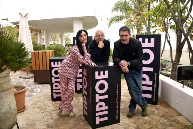 Inauguration Soho International Dance Festival TIP TOE The president of the Soho CaixaBank Theater Antonio Banderas d the dancer and director of Soho International Dance Festival TIP TOE, Lucía Lacarra i and the director of the French company Malandain Ballet Biarritz, Thierry Malandain c pose for the camera at the inauguration of the Soho International Dance Festival TIP TOE A 10 April 2026, in Malaga Andalusia, Spain Four leading international dance companies will participate in the first edition of the Soho International Dance Festival TIP TOE, which will take place at the Soho CaixaBank Theater For ten days in April, Malaga will be filled with dance, movement and artistic expression 10 APRIL 2026 Á Malaga Andalucia Malaga Andalucia Esp Copyright: xÃlexxZeax 7428787