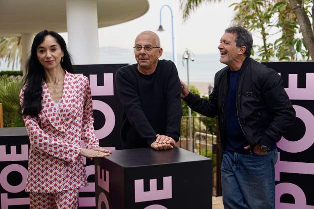 Inauguration Soho International Dance Festival TIP TOE The president of the Soho CaixaBank Theater Antonio Banderas d the dancer and director of Soho International Dance Festival TIP TOE, Lucía Lacarra i and the director of the French company Malandain Ballet Biarritz, Thierry Malandain c pose for the camera at the inauguration of the Soho International Dance Festival TIP TOE A 10 April 2026, in Malaga Andalusia, Spain Four leading international dance companies will participate in the first edition of the Soho International Dance Festival TIP TOE, which will take place at the Soho CaixaBank Theater For ten days in April, Malaga will be filled with dance, movement and artistic expression 10 APRIL 2026 Á Malaga Andalucia Malaga Andalucia Esp Copyright: xÃlexxZeax 7428790