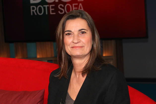 Inka Schneider, the presenter on the program DAS Rote Sofa NDR on 11 04 2026 in Hamburg Jonas Kaufmann as a guest on the show DAS Rote Sofa NDR in Hamburg