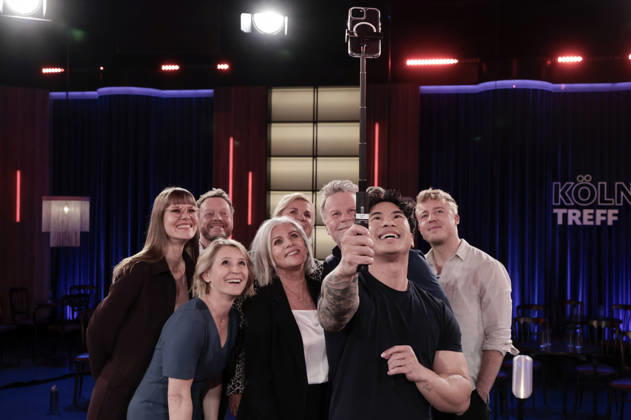 Eva Asselmann, Roland Riebeling, Susan Link, Birgit Schrowange, Hera Lind, Jenke von Wilmsdorff, Tutty Tran and Janik von Wilmsdorff at the recording of the WDR talk show Kölner Treff in WDR Studio BS 3 Cologne, 10 04 2026 Foto:xR.xSchmiegeltx xFuturexImagex koelner_treff1004_6404