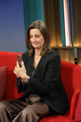 Inka Schneider, television presenter, in the television program DAS Rote Sofa, a live talk show of Norddeutscher Rundfunk, photo session on 10 4 2026 in the television studio of NDR in Hamburg Lokstedt