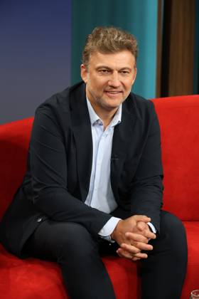 Jonas Kaufmann, German-Austrian opera singer tenor, guest on the television program DAS Rote Sofa, a live talk show of the Norddeutscher Rundfunk, photo session on 10 4 2026 in the television studio of the NDR in Hamburg Lokstedt