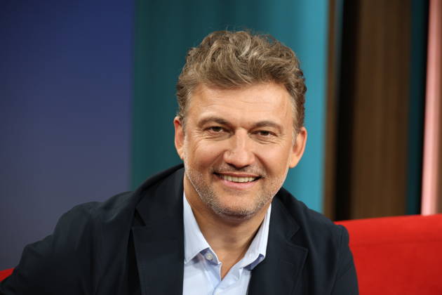 Jonas Kaufmann, German-Austrian opera singer tenor, guest on the television program DAS Rote Sofa, a live talk show of the Norddeutscher Rundfunk, photo session on 10 4 2026 in the television studio of the NDR in Hamburg Lokstedt