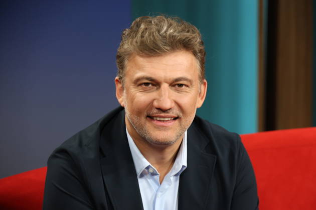 Jonas Kaufmann, German-Austrian opera singer tenor, guest on the television program DAS Rote Sofa, a live talk show of the Norddeutscher Rundfunk, photo session on 10 4 2026 in the television studio of the NDR in Hamburg Lokstedt