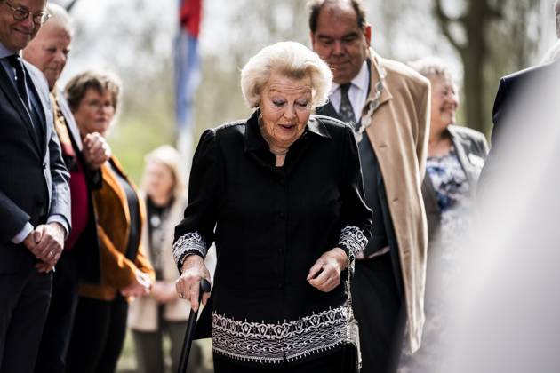 ZUIDLAREN - Princess Beatrix opens the renovated grain and oil mill De Wachter, which celebrates its 175th anniversary this year. Princess Beatrix is the patron of De Hollandsche Molen, the association dedicated to the preservation of windmills in the Netherlands. SIESE VEENSTRA ANP netherlands out - belgium out  Copyright: xx x555531235x originalFilename: 555531235.jpg
