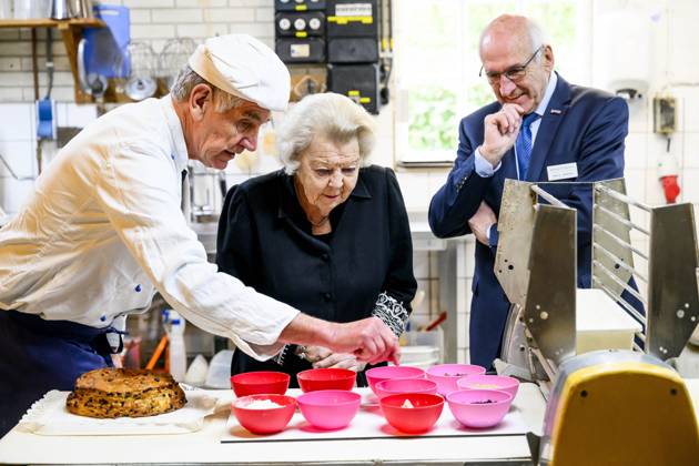 Princess Beatrix Reopens De Wachter Windmill - Netherlands Princess Beatrix opens De Wachter Mill in Zuidlaren, The Netherlands on April 11, 2026. The grain and oil mill is once again accessible to the public following renovation work. The mill is part of Museum De Wachter, where old crafts and steam-powered machines are displayed and brought to life. Photo by Patrick van Emst.NLBeeld Bruno Press ABACAPRESS.COM Zuidlaren Netherlands  Copyright: xBrunoxPress ABACAx