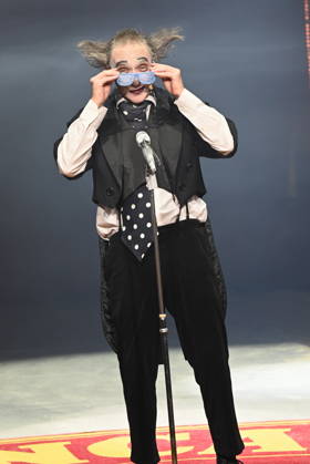 Clown Housch Ma Housch Semen Shuster performing in the ring at the Cologne premiere of Circus Roncalli