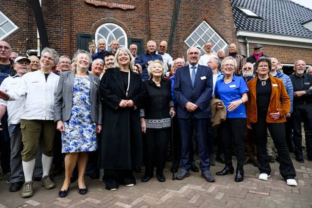 Princess Beatrix Reopens De Wachter Windmill - Netherlands Princess Beatrix opens De Wachter Mill in Zuidlaren, The Netherlands on April 11, 2026. The grain and oil mill is once again accessible to the public following renovation work. The mill is part of Museum De Wachter, where old crafts and steam-powered machines are displayed and brought to life. Photo by Patrick van Emst.NLBeeld Bruno Press ABACAPRESS.COM Zuidlaren Netherlands  Copyright: xBrunoxPress ABACAx