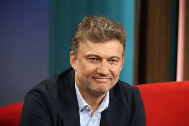 Jonas Kaufmann, German-Austrian opera singer tenor, guest on the television program DAS Rote Sofa, a live talk show of the Norddeutscher Rundfunk, photo session on 10 4 2026 in the television studio of the NDR in Hamburg Lokstedt