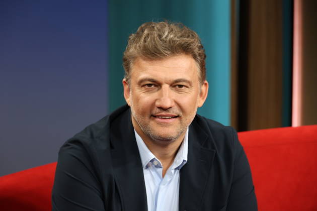 Jonas Kaufmann, German-Austrian opera singer tenor, guest on the television program DAS Rote Sofa, a live talk show of the Norddeutscher Rundfunk, photo session on 10 4 2026 in the television studio of the NDR in Hamburg Lokstedt