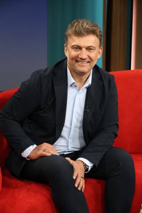 Jonas Kaufmann, German-Austrian opera singer tenor, guest on the television program DAS Rote Sofa, a live talk show of the Norddeutscher Rundfunk, photo session on 10 4 2026 in the television studio of the NDR in Hamburg Lokstedt