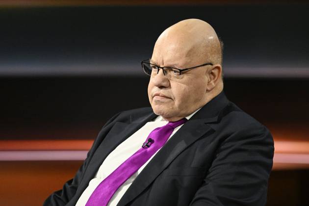 Peter Altmaier Politician 04 26 her Peter Altmaier on April 1, 2026 in Markus Lanz , ZDF TV Television Talk Show Talk Show Germany German German man Ex Federal Minister of Economics CDU former former Minister Federal Minister of Economics Politics German politician cross half sitting portrait neutral