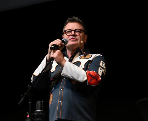 April 11, 2026, Virginia Beach, Virginia, USA: NICK OFFERMAN brings his Big Woodchuck Tour to the Sandler Center in Virginia Beach, Virginia on 10 April 2026. Photo . Ã‚ Virginia Beach USA  - ZUMAm90_ 20260411_zap_m90_038 Copyright: xJeffxMoorex
