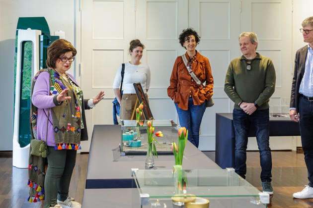 11 04 2026 Neuss Kunstinitiative Wurzeln und Flügel e V The photographer and video artist Horst Wackerbarth presents works from his time as a fashion photographer in the 1990s Here on the left Curator Beate Düsterberg Neuss Kunstinitiative Wurzeln und Flügel e V North Rhine-Westphalia Germany
